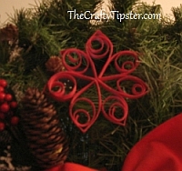 thecraftytipster quilled poinsettia flower Christmas ornament